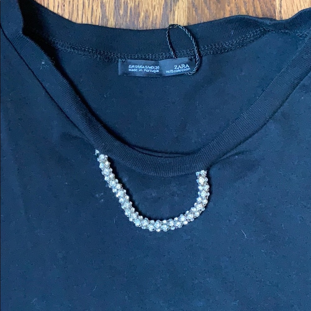 Zara tank top with accented jewel necklace - Picture 2 of 4